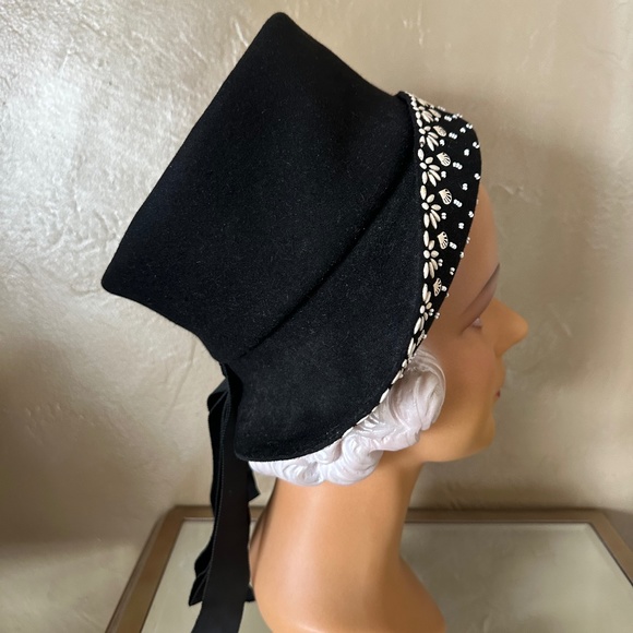 MAJESTIC 1940s\' BLACK FELT HAT WITH OPEN CROWN & WHITE BEADING main image 7